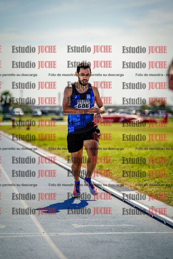 Fotos de los 800 m llanos de varones