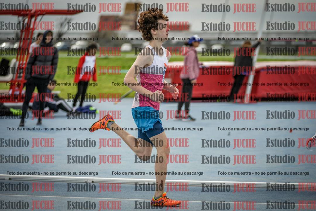 Fotos de los 800 m llanos de varones - U17