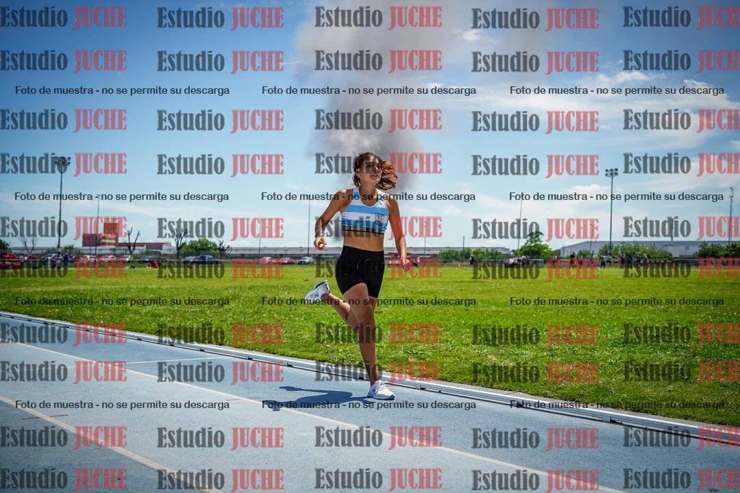 Fotos durante el transcurso de los relevos 20' para running teams - serie 1