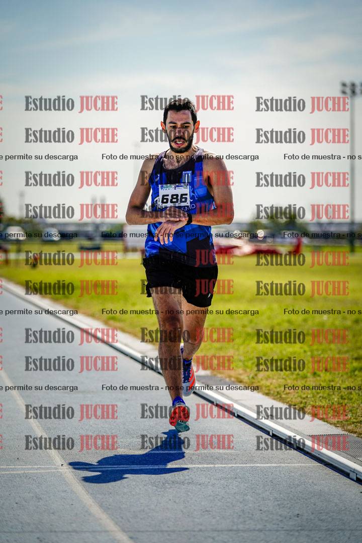Fotos de los 800 m llanos de varones