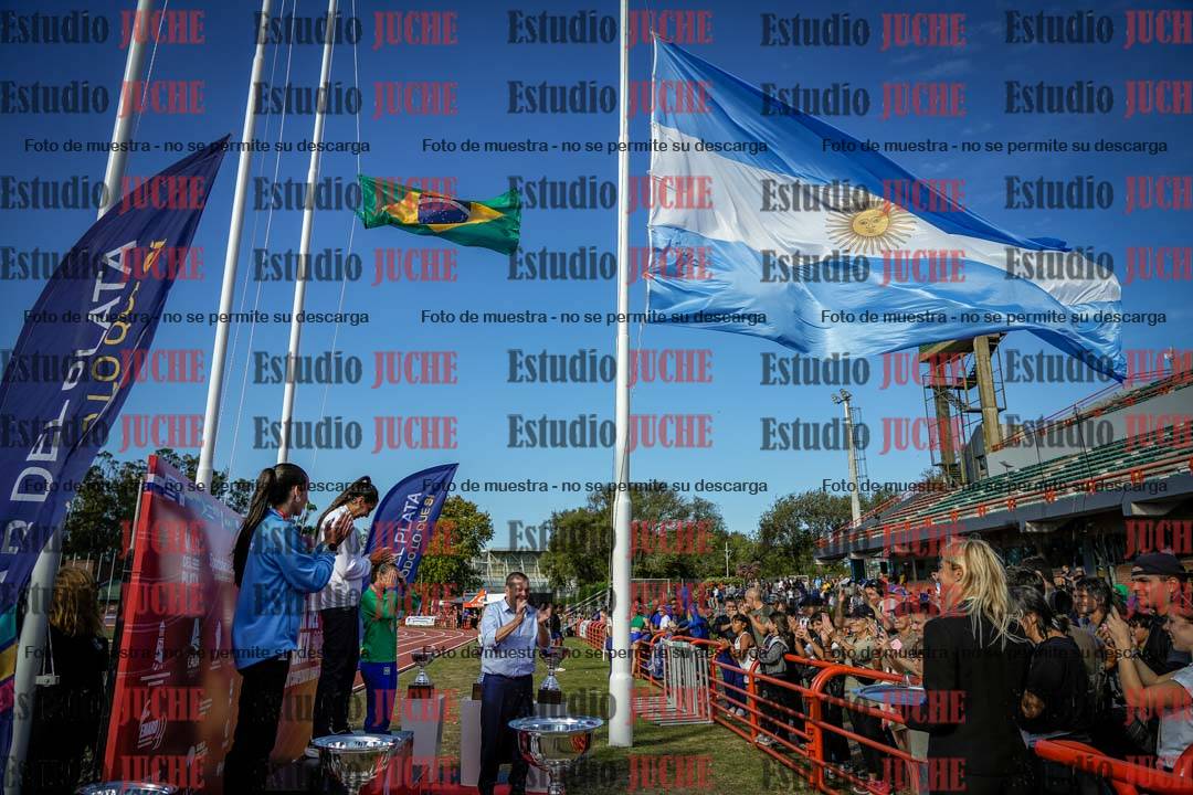 Fotos de algunos extras y podios del día 1