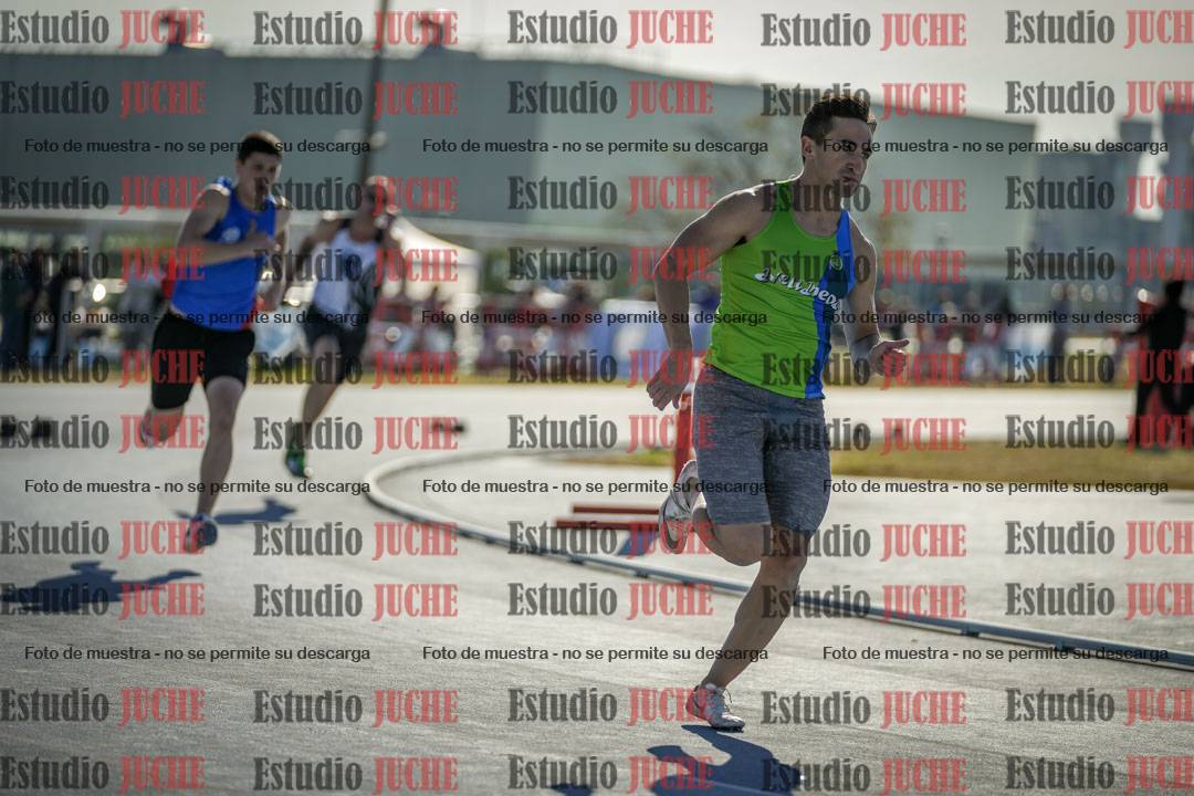 Fotos de los 400 m llanos de varones