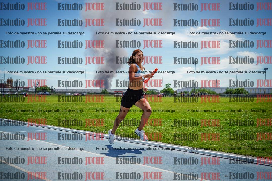 Fotos durante el transcurso de los relevos 20' para running teams - serie 1