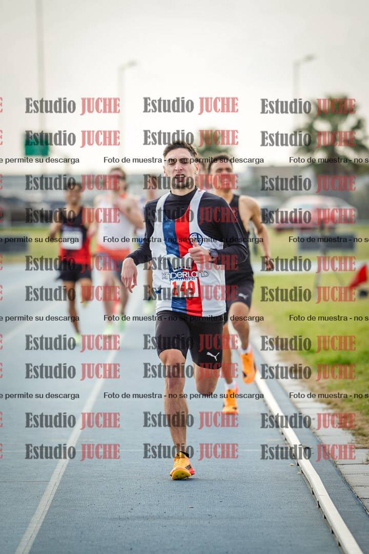 Fotos de los 800 m llanos de varones