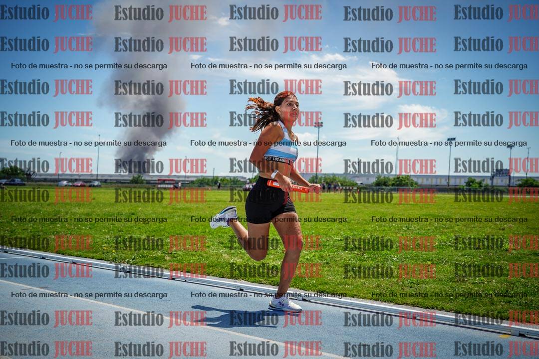 Fotos durante el transcurso de los relevos 20' para running teams - serie 1
