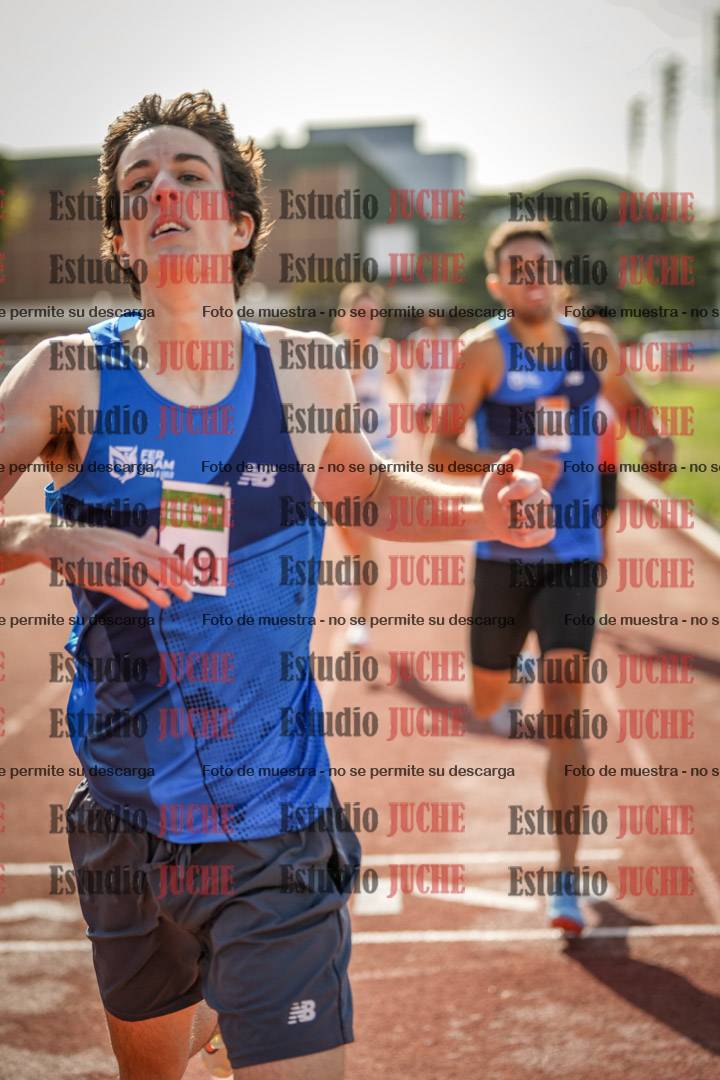 Fotos de los 800 m llanos de varones