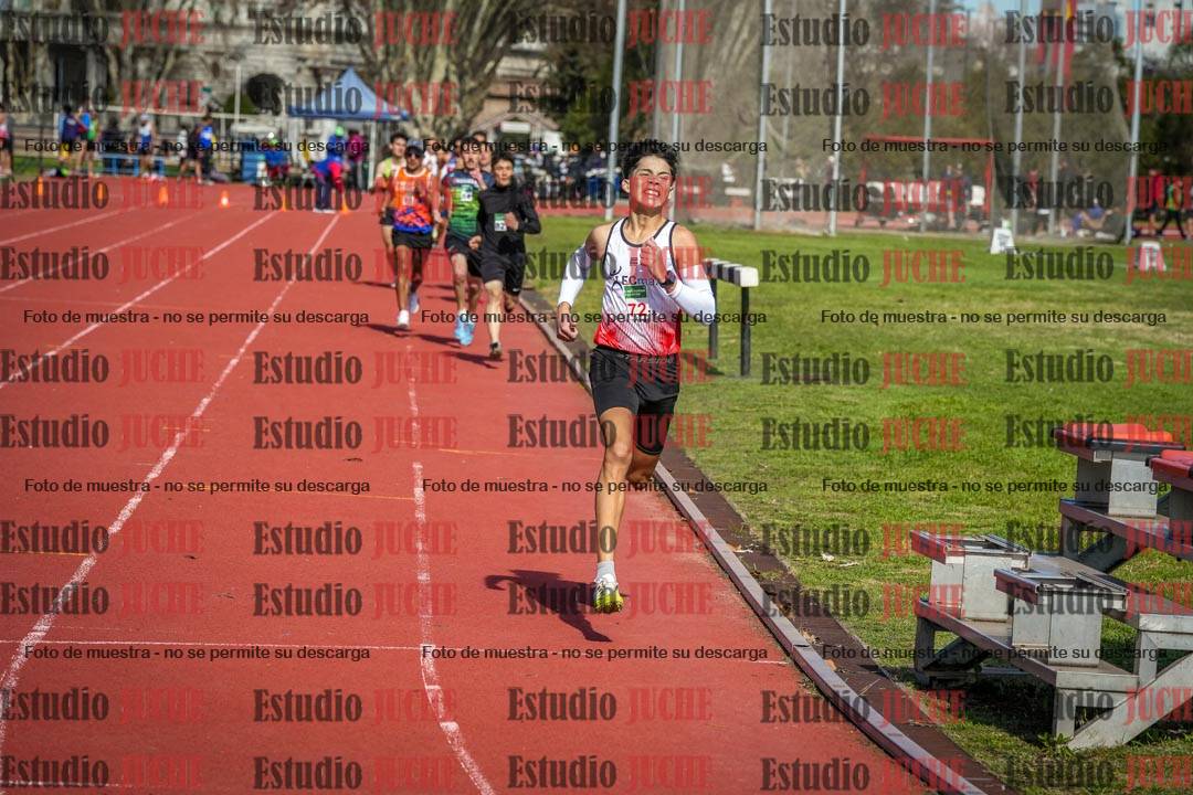 Fotos de los 800 m llanos de varones