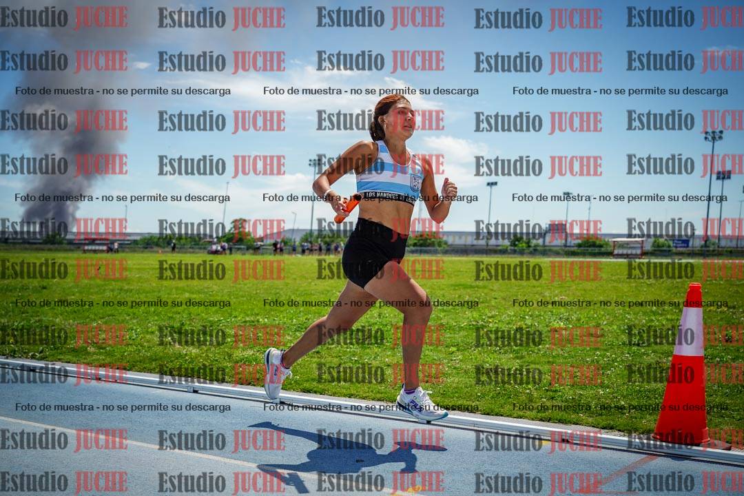 Fotos durante el transcurso de los relevos 20' para running teams - serie 1