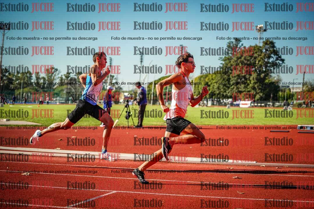 Fotos de los 800 m llanos de varones