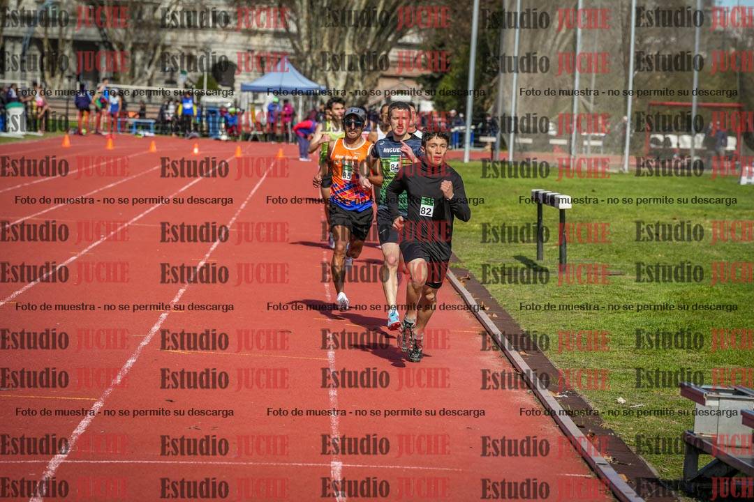 Fotos de los 800 m llanos de varones