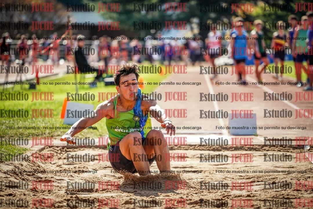 Fotos del salto en largo de varones