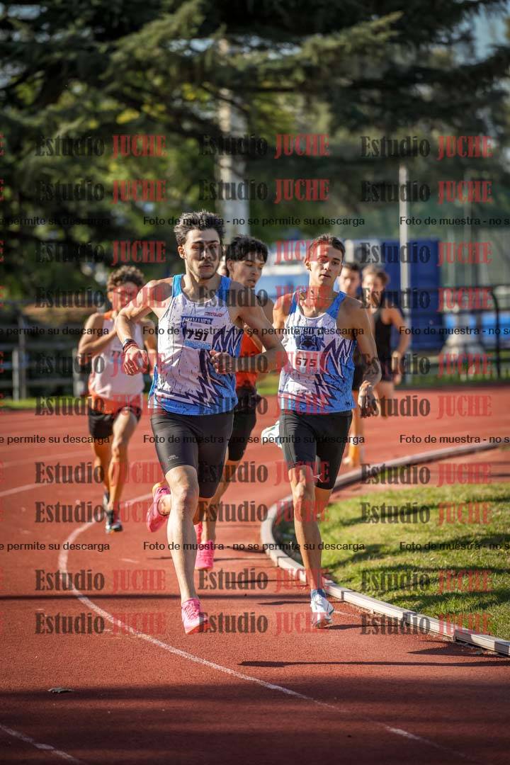 Fotos de los 800 m llanos de varones