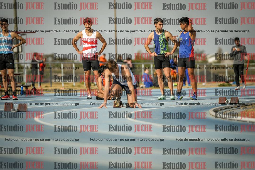 Fotos de los 200 m llanos de varones