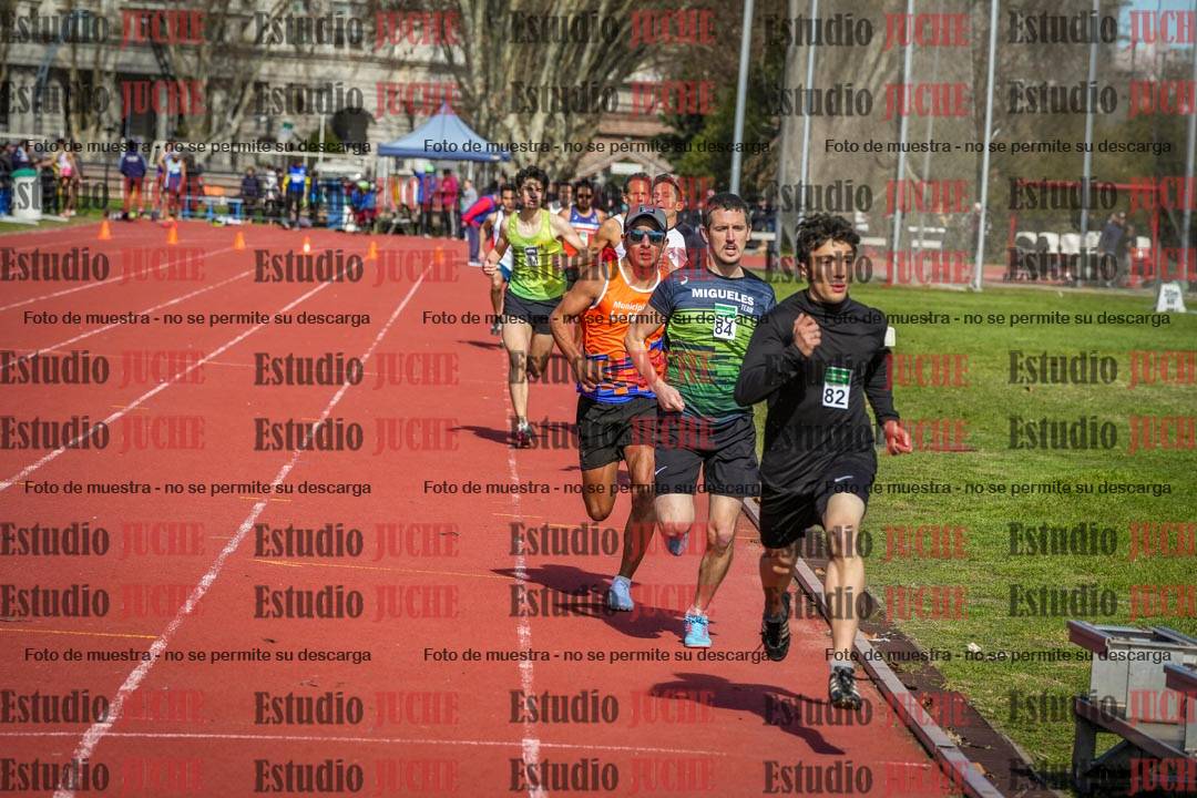 Fotos de los 800 m llanos de varones