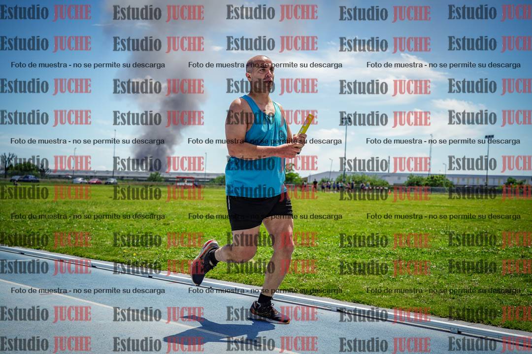 Fotos durante el transcurso de los relevos 20' para running teams - serie 1