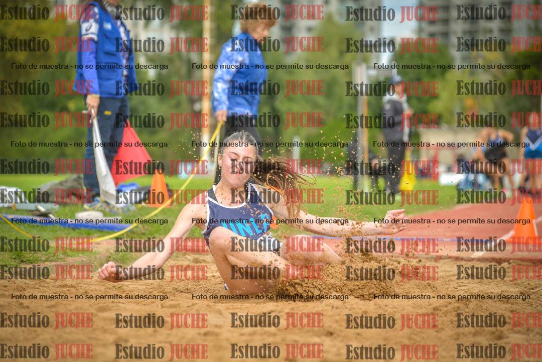 Fotos del salto en largo - mujeres mayores