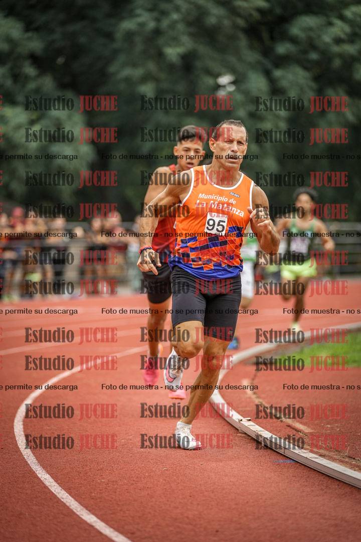 Fotos de los 800 m llanos de varones