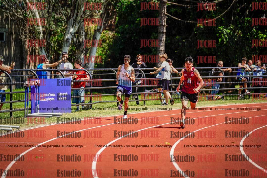 Fotos de los 800 m llanos de varones