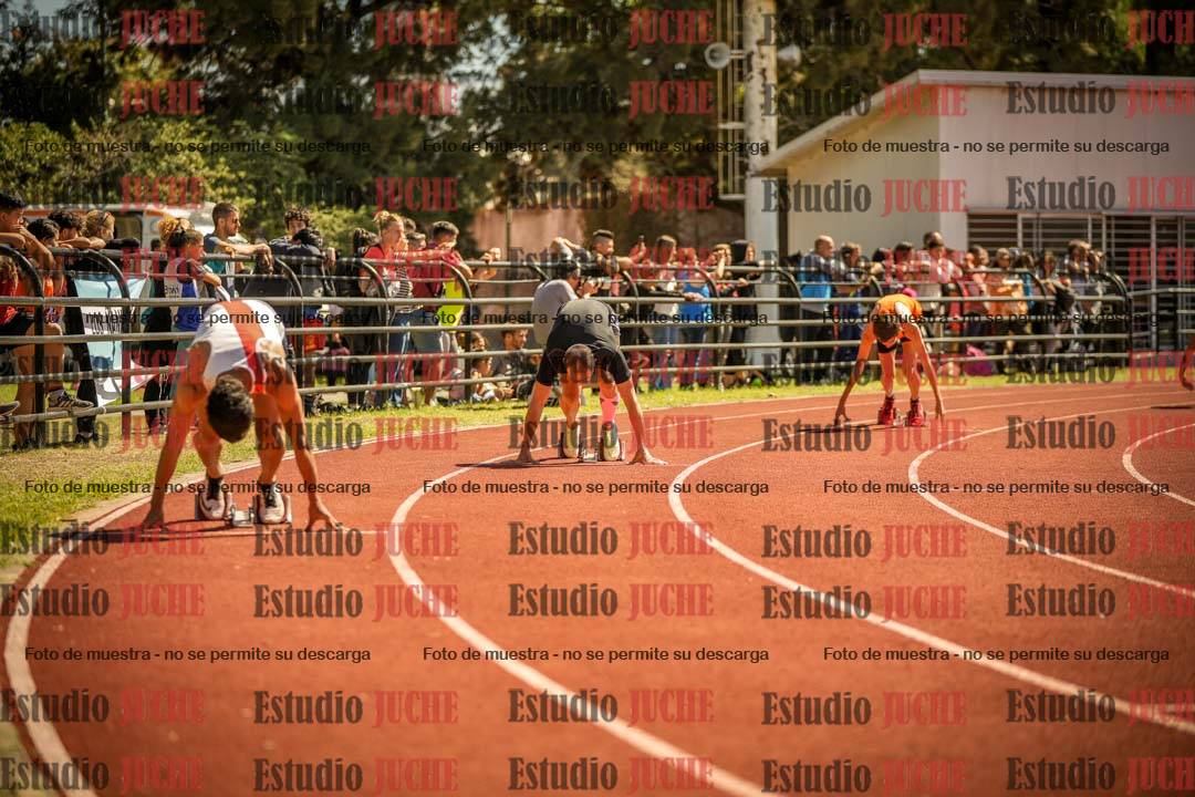 Fotos de los 400 m llanos de varones