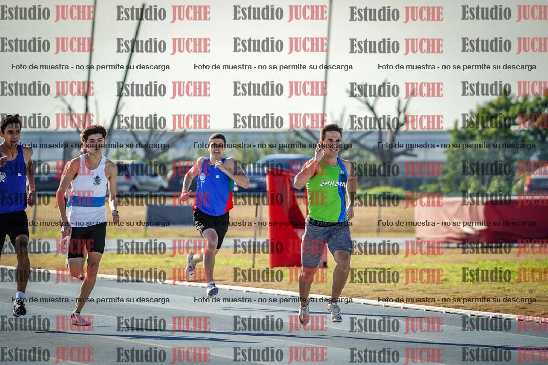 Fotos de los 400 m llanos de varones