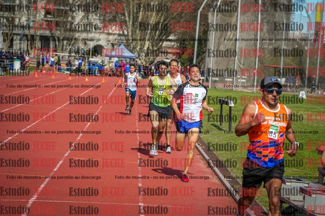 Fotos de los 800 m llanos de varones