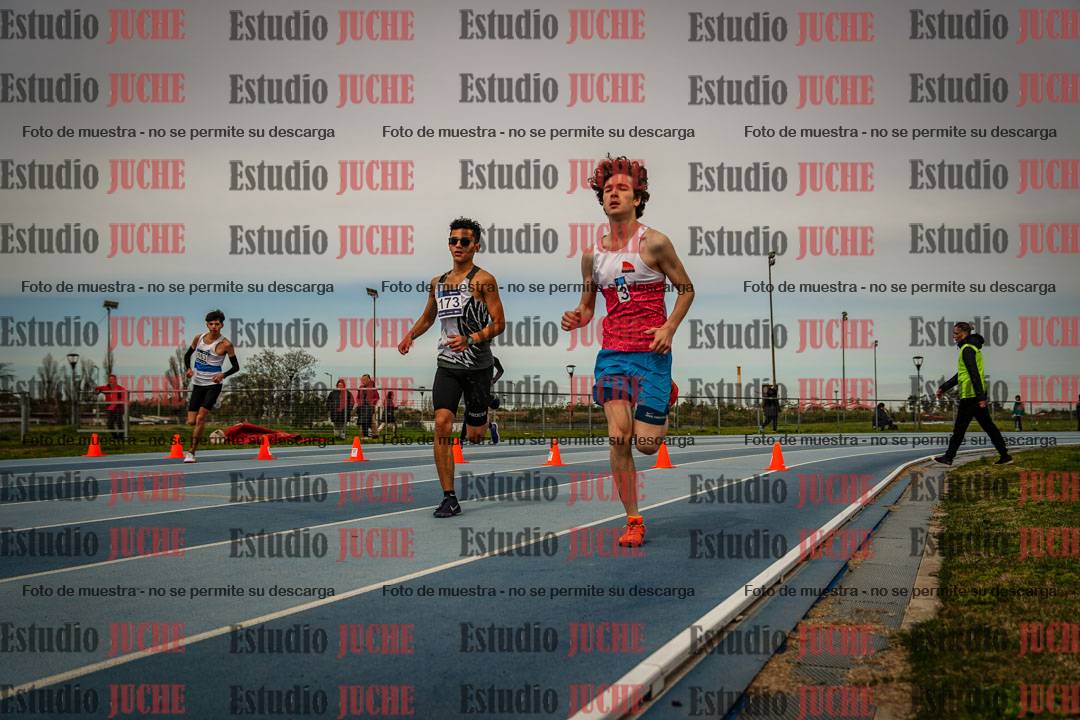 Fotos de los 800 m llanos de varones - U17