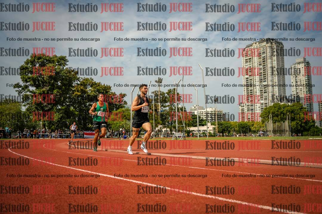 Fotos de los 3000 m llanos de varones