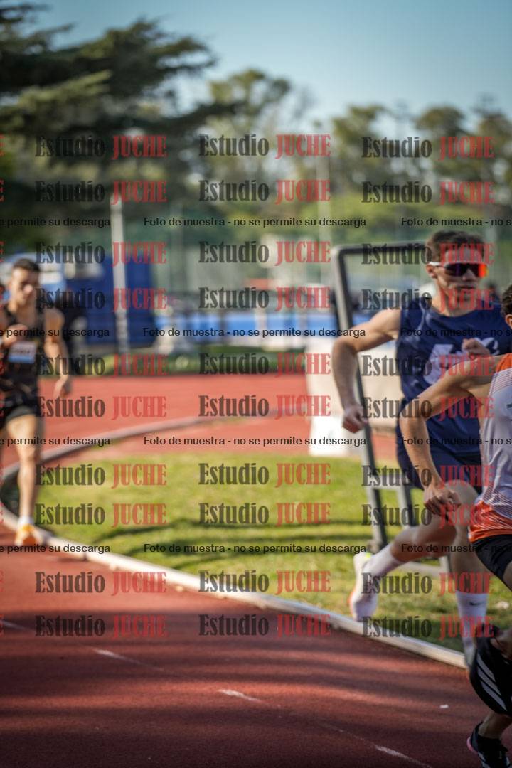 Fotos de los 800 m llanos de varones