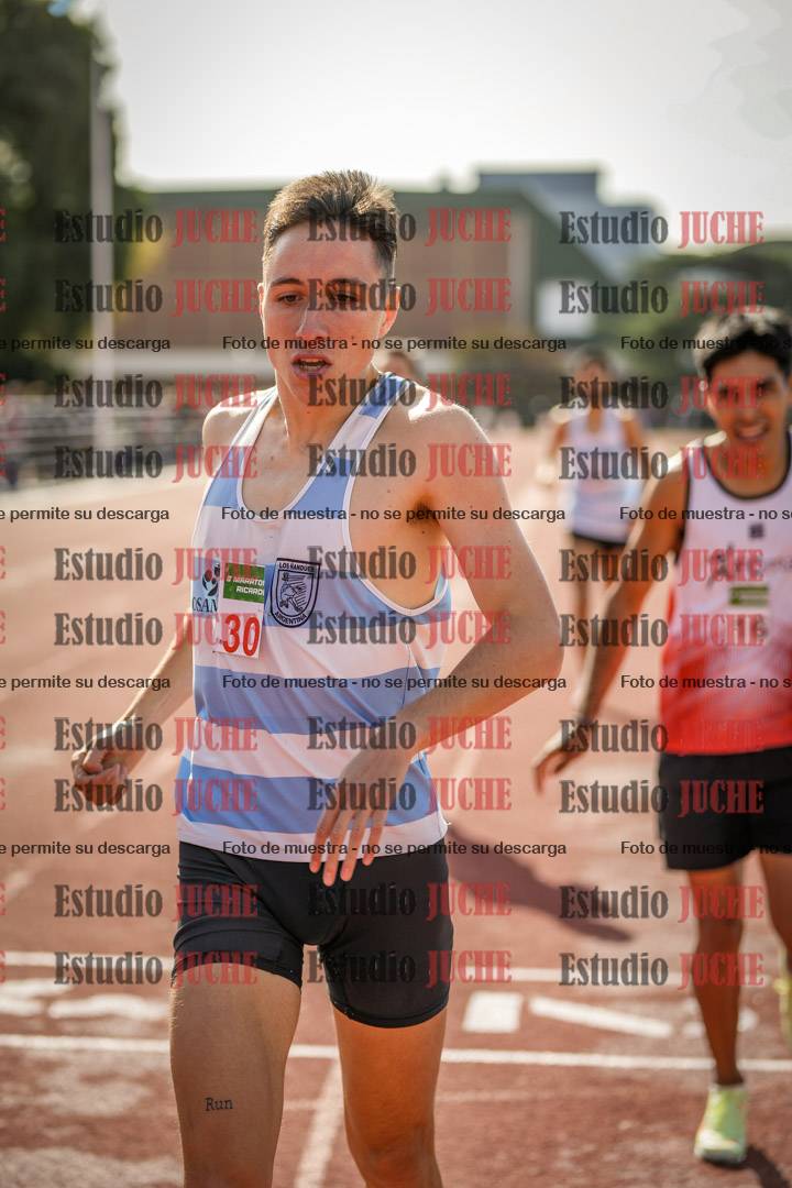 Fotos de los 800 m llanos de varones