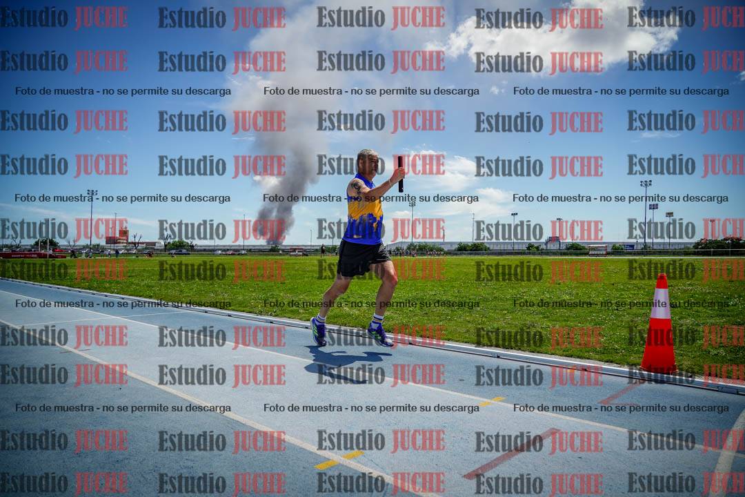 Fotos durante el transcurso de los relevos 20' para running teams - serie 1