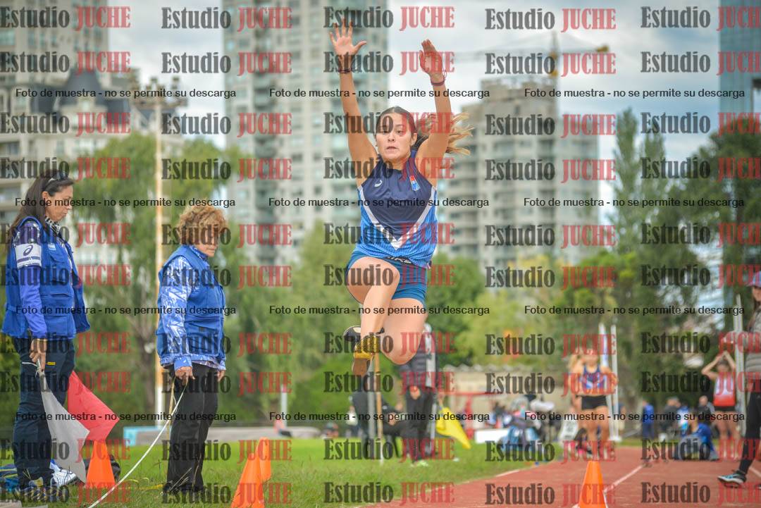 Fotos del salto en largo - mujeres mayores