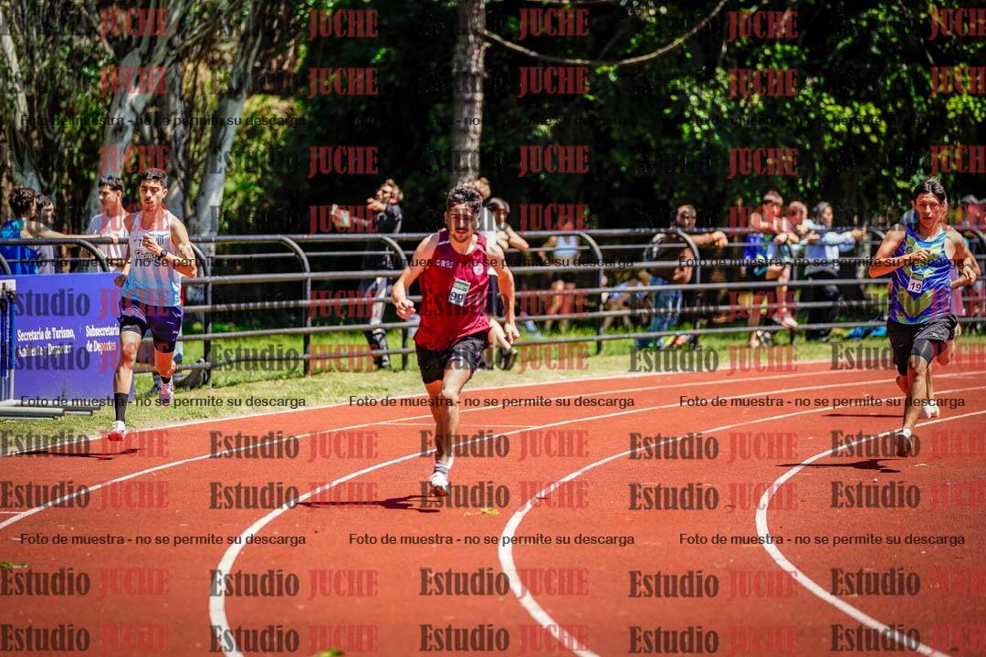 Fotos de los 800 m llanos de varones
