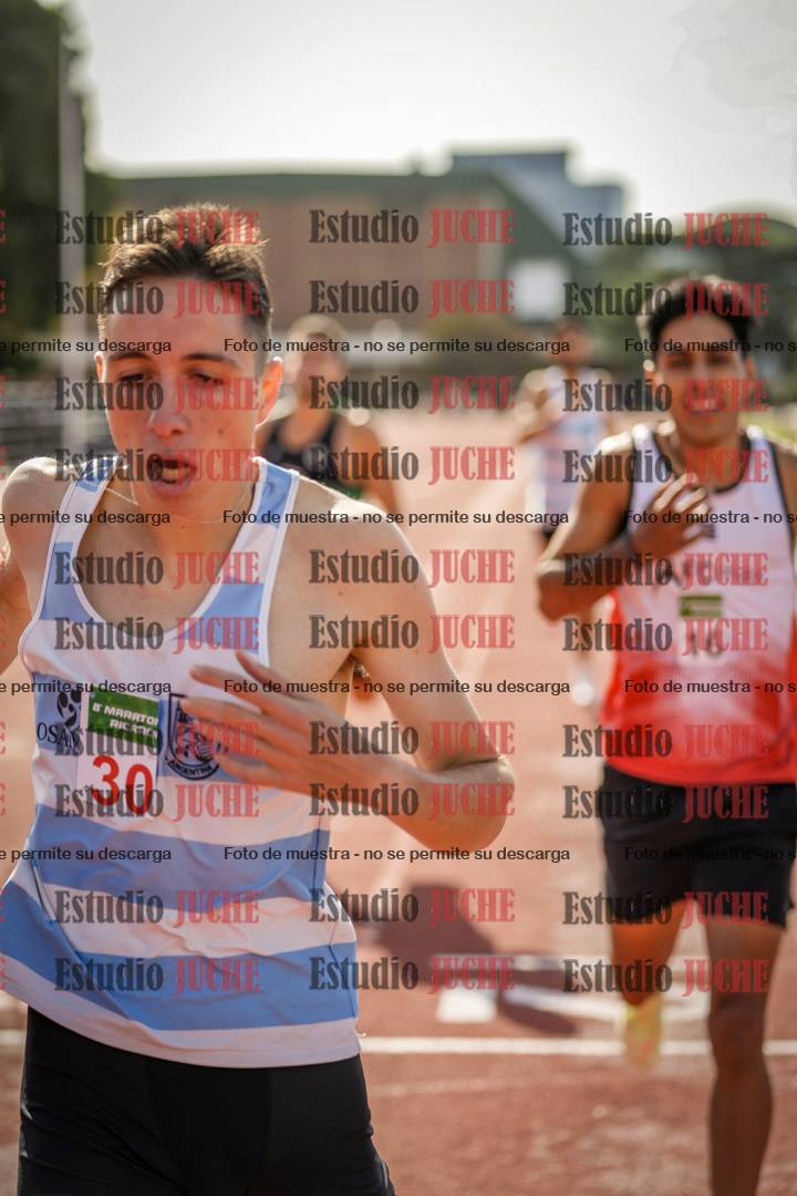 Fotos de los 800 m llanos de varones