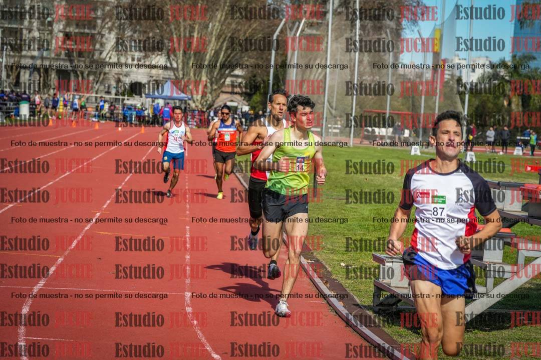 Fotos de los 800 m llanos de varones