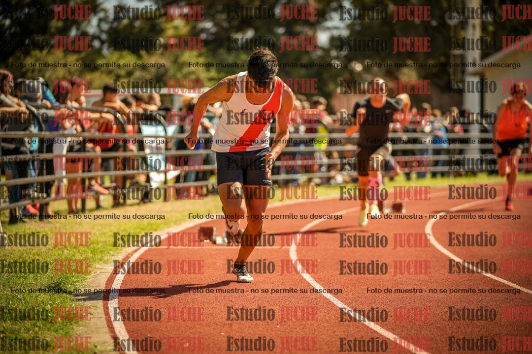 Fotos de los 400 m llanos de varones