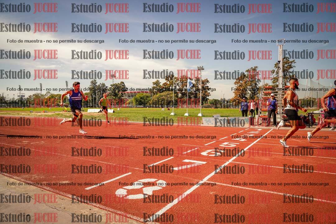 Fotos de los 100 m llanos de varones