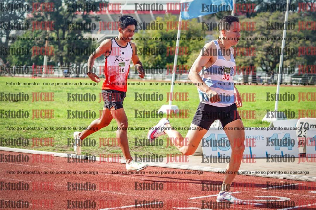 Fotos de los 800 m llanos de varones