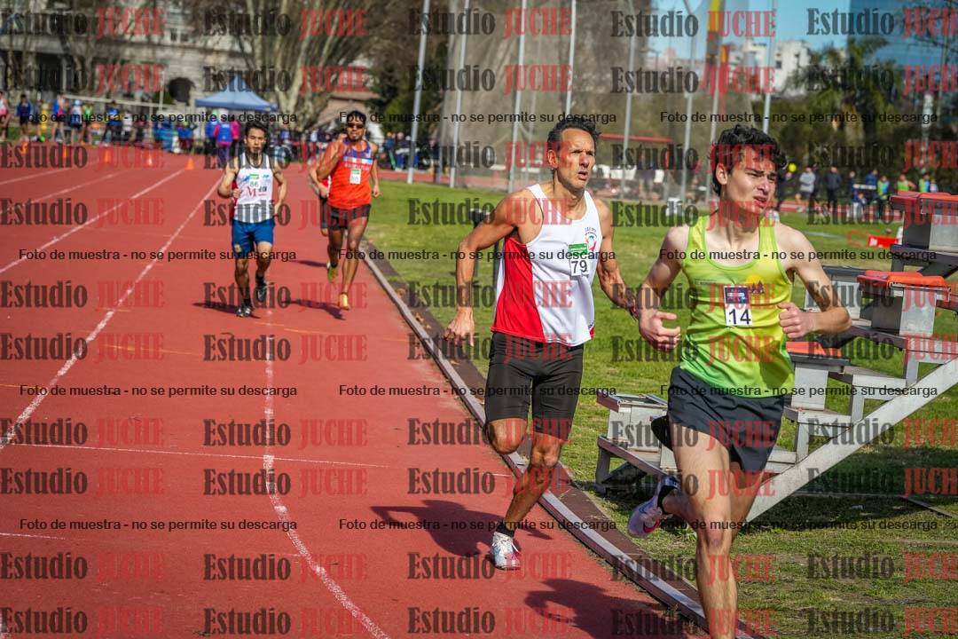 Fotos de los 800 m llanos de varones