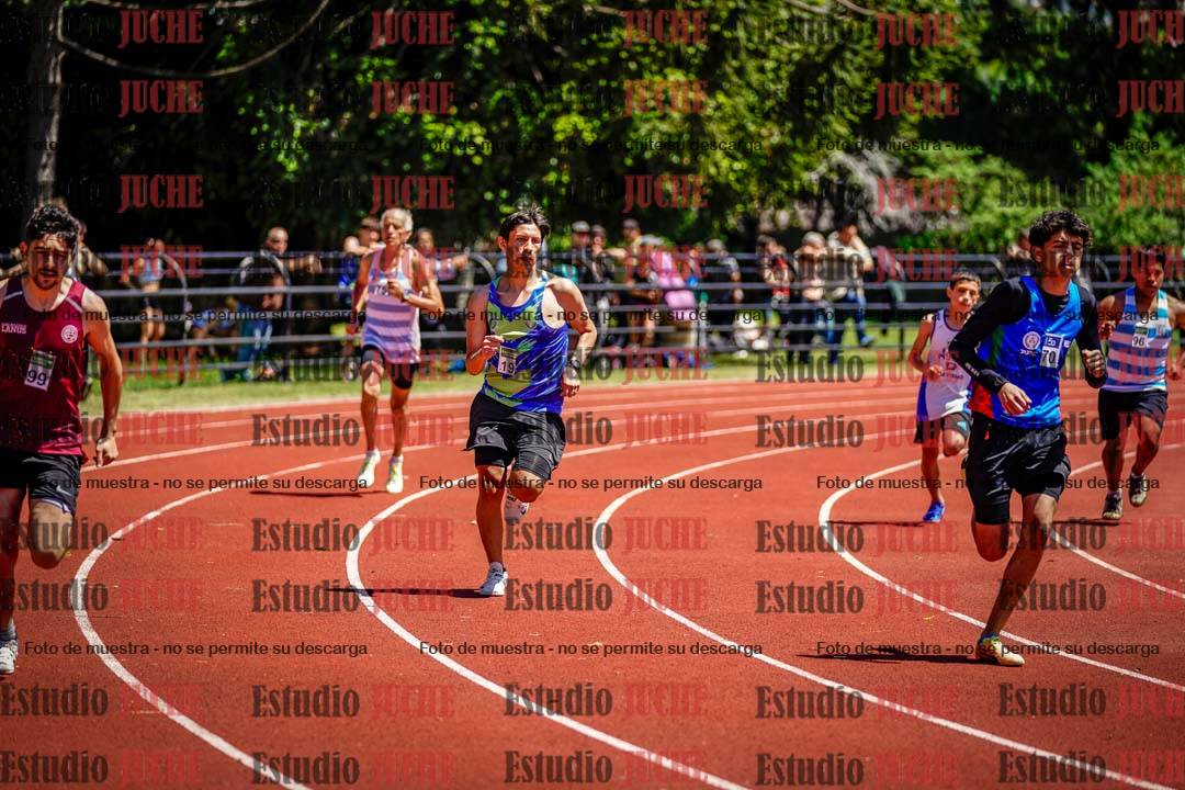 Fotos de los 800 m llanos de varones