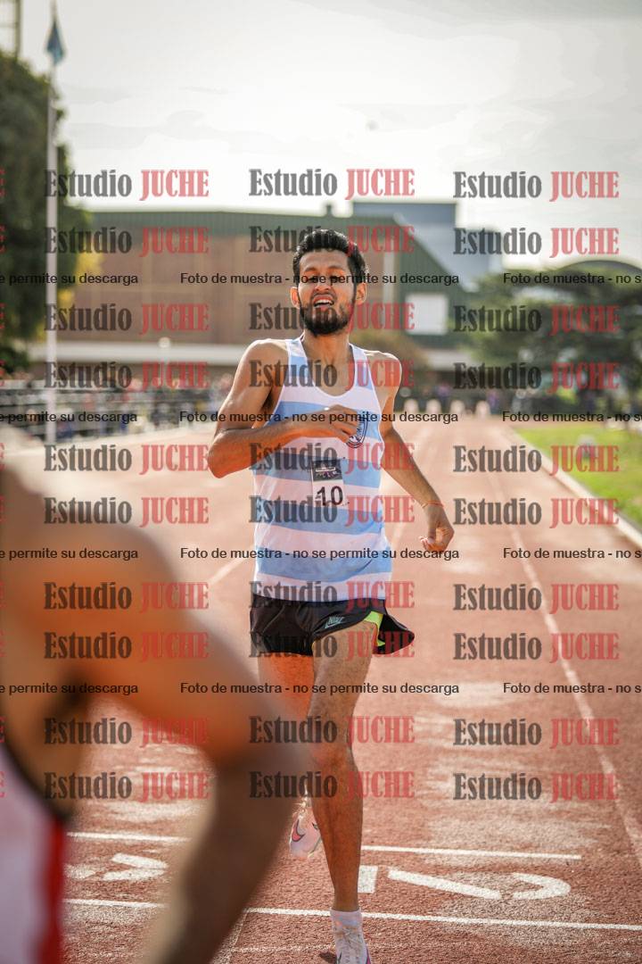 Fotos de los 800 m llanos de varones