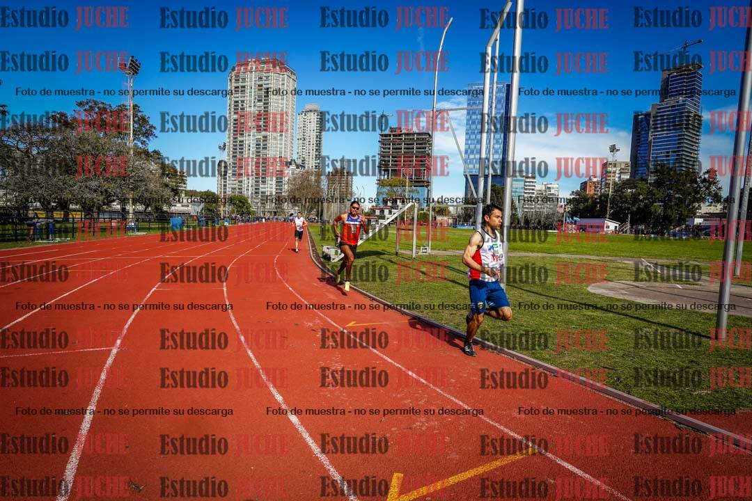 Fotos de los 800 m llanos de varones