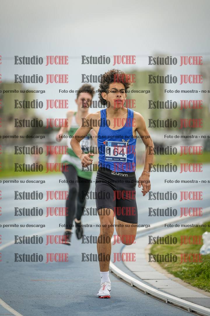 Fotos de los 800 m llanos de varones - U17