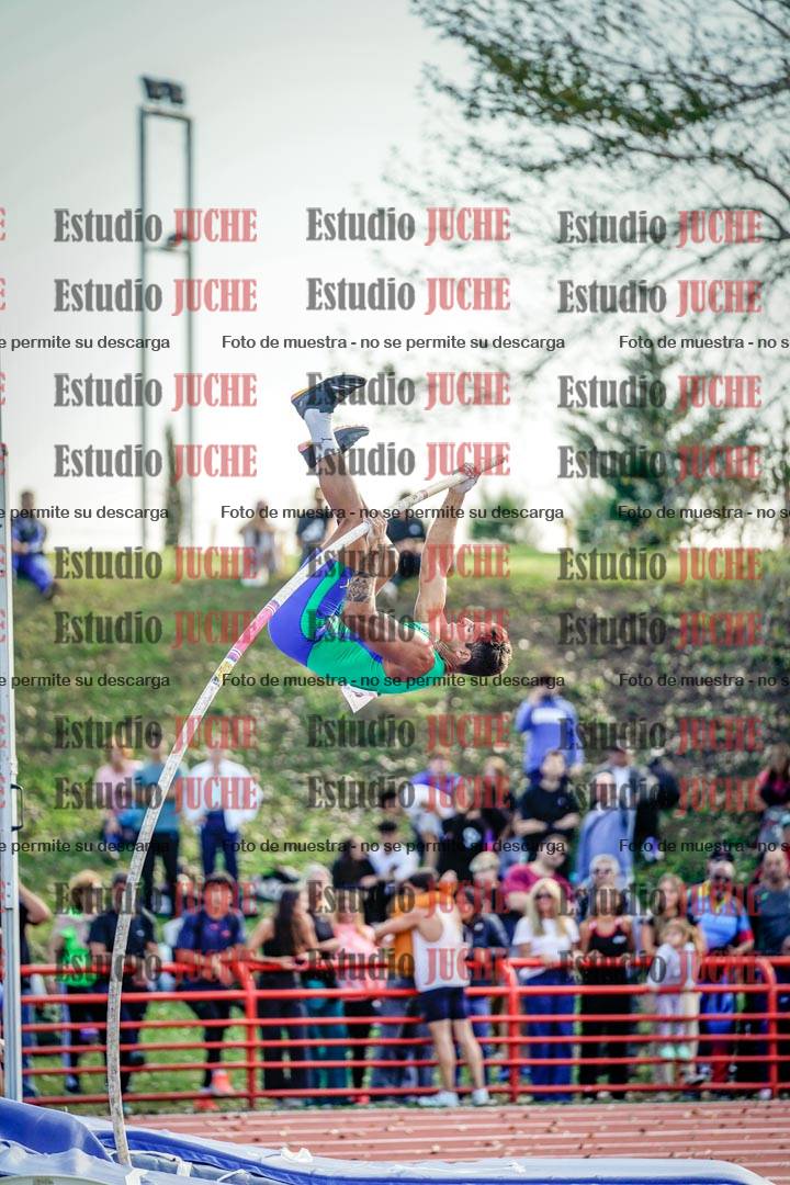 Fotos del salto con garrocha de varones - FINAL