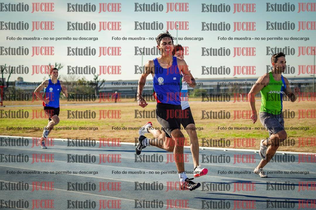 Fotos de los 400 m llanos de varones