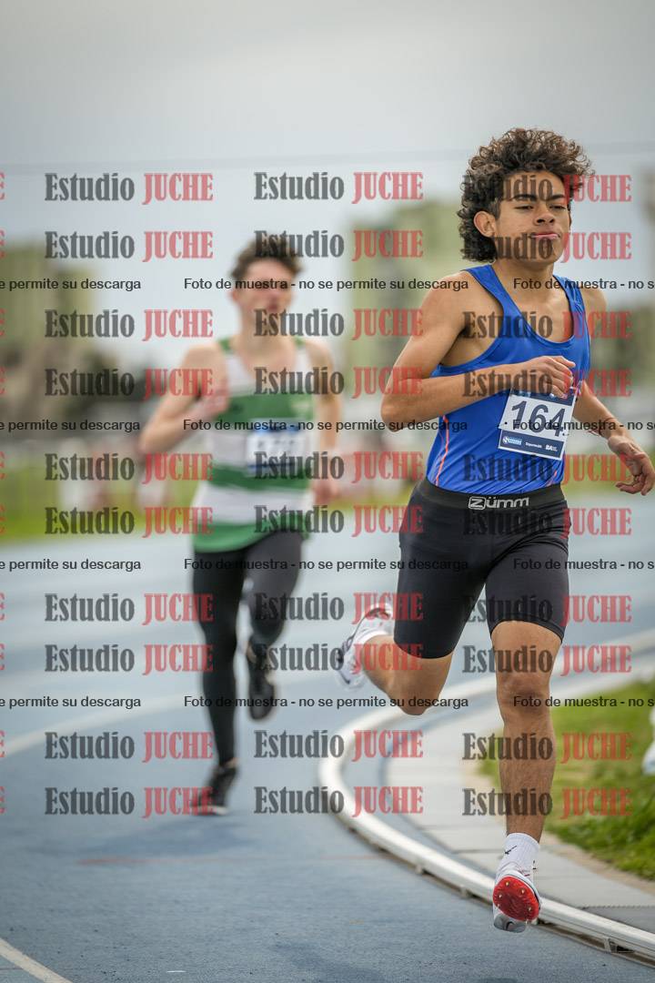 Fotos de los 800 m llanos de varones - U17