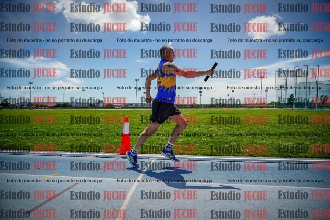 Fotos durante el transcurso de los relevos 20' para running teams - serie 1