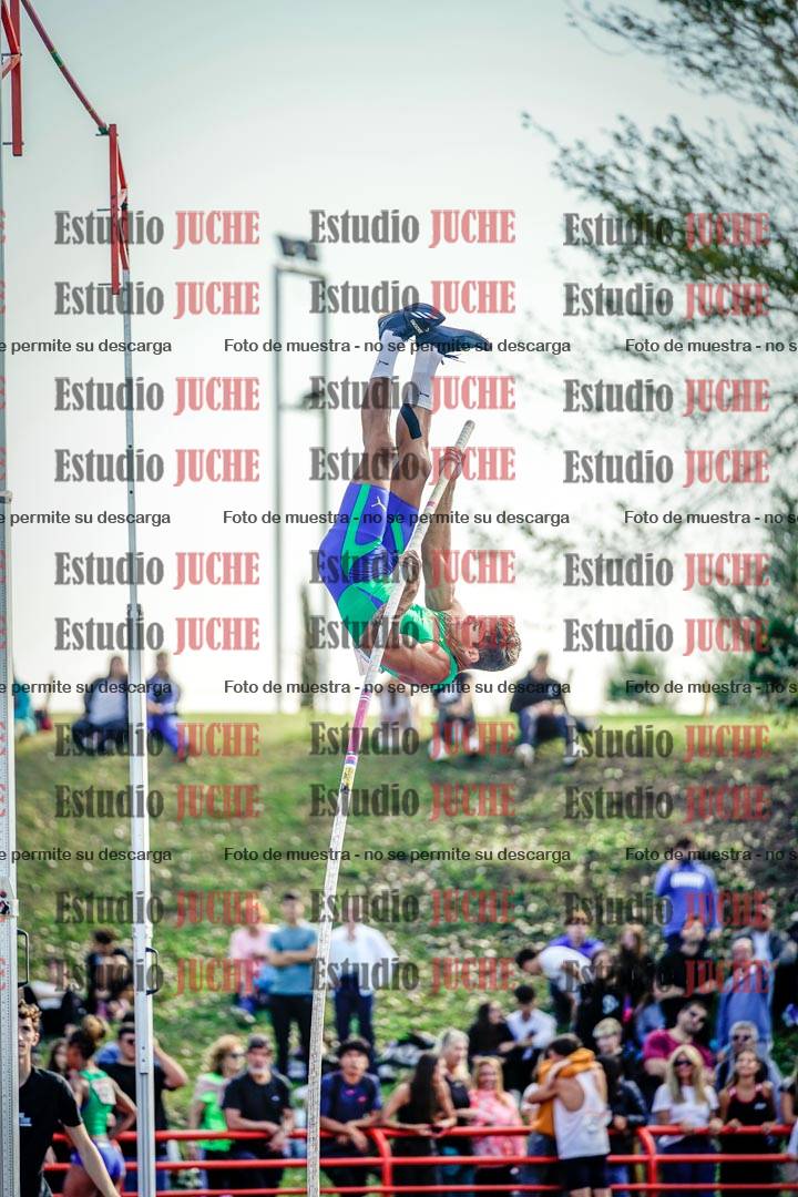 Fotos del salto con garrocha de varones - FINAL