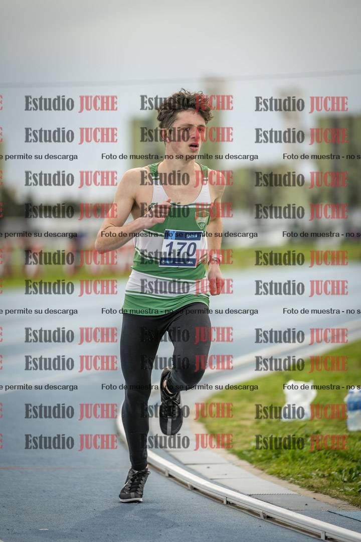 Fotos de los 800 m llanos de varones - U17