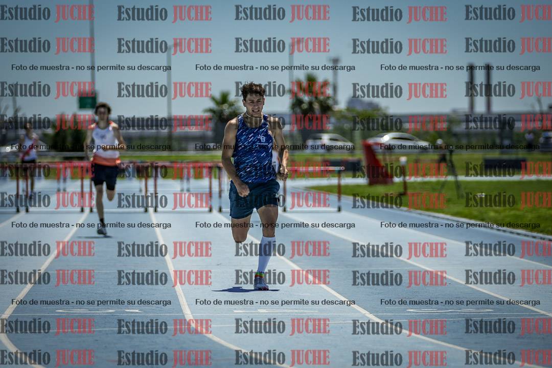 Fotos de los 400 m con vallas de varones