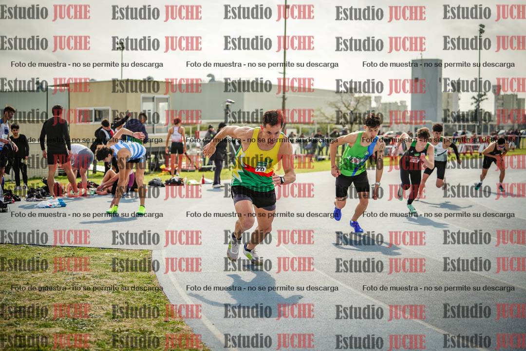 Fotos de los 800 m llanos de varones
